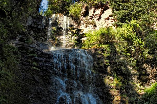 Jeti-Oguz Waterfall