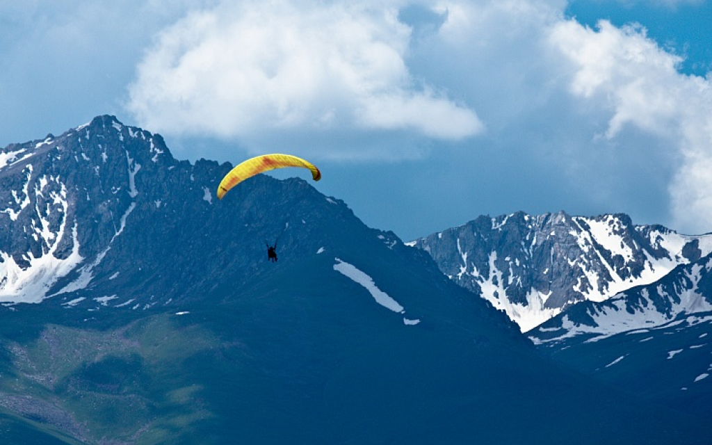 Paragliding Kyrgyzstan