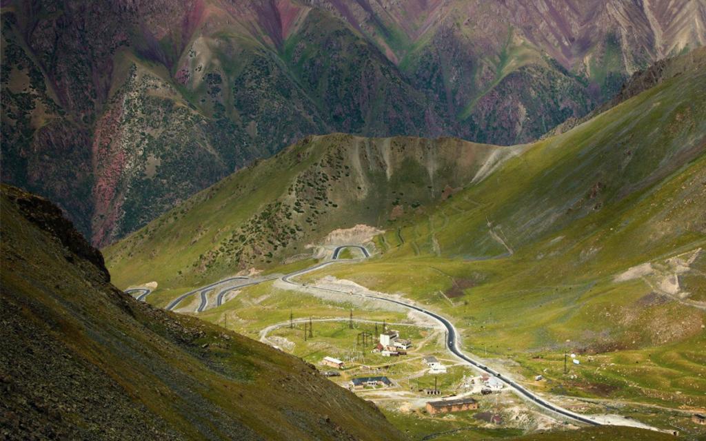 Too-Ashu Pass