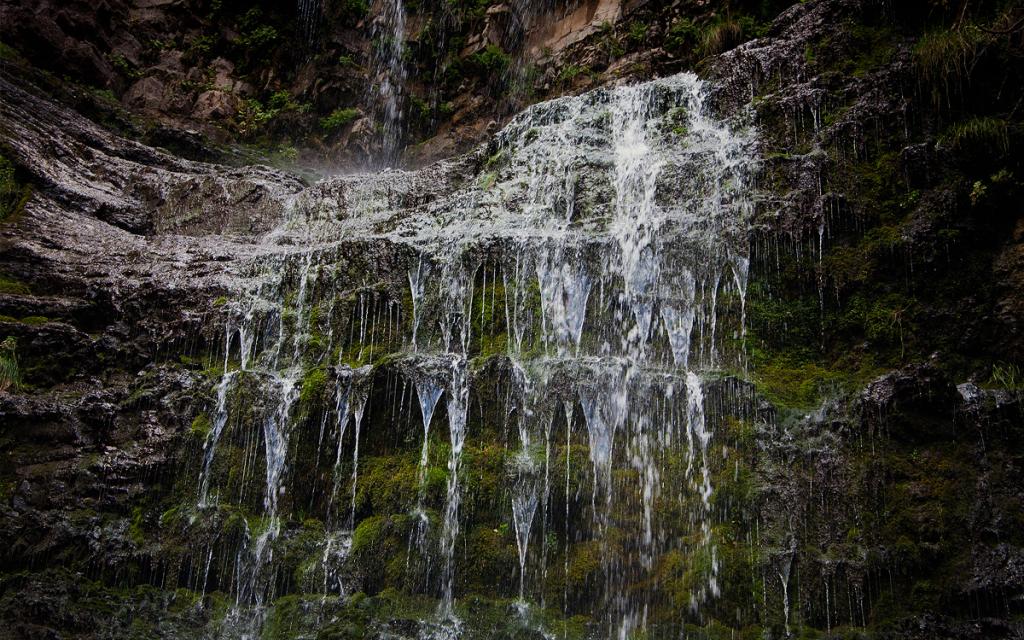 Jeti-Oguz Waterfall