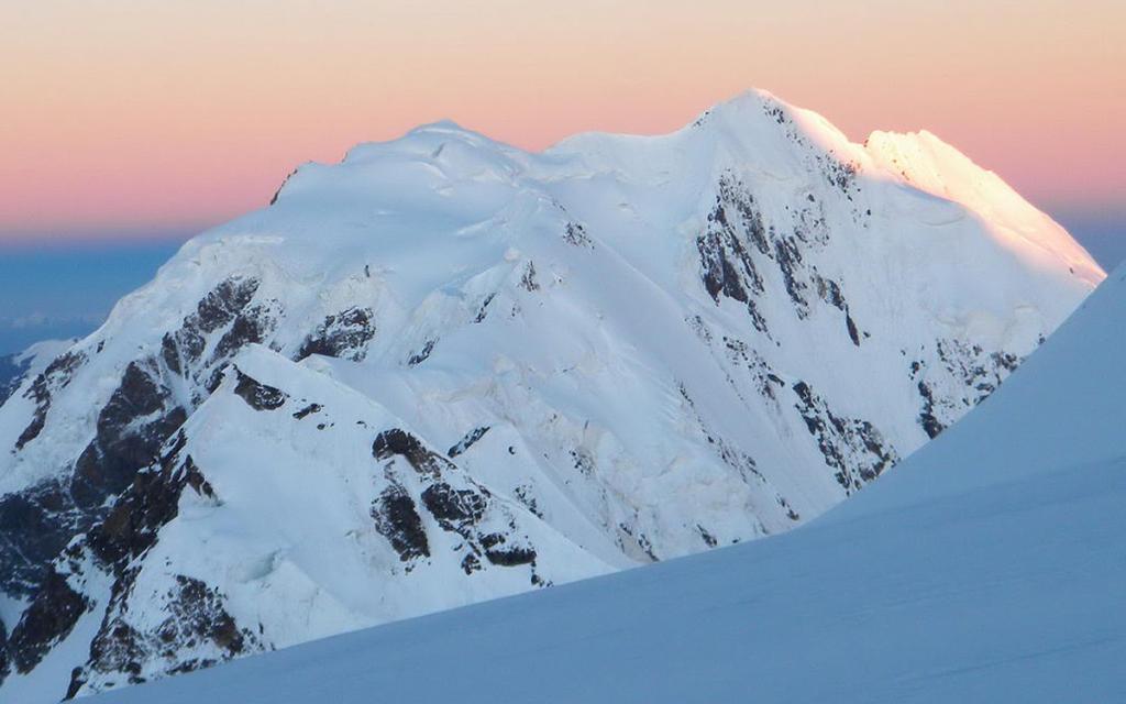 Oguz-Bashi Peak