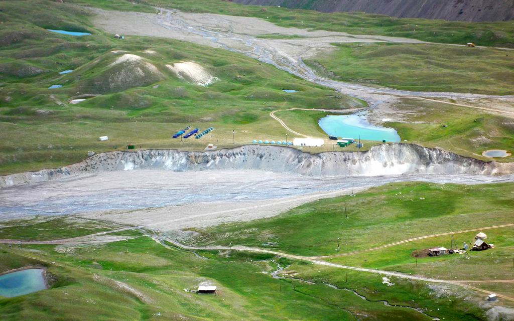 Base camp Achyk-Tash