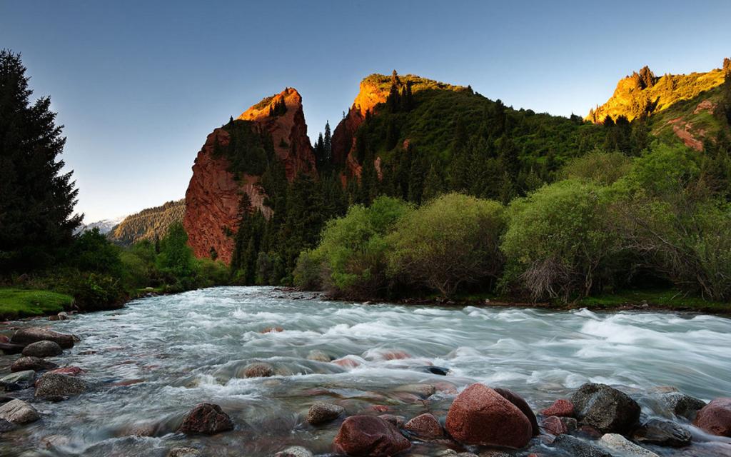 Jeti-Oguz Gorge