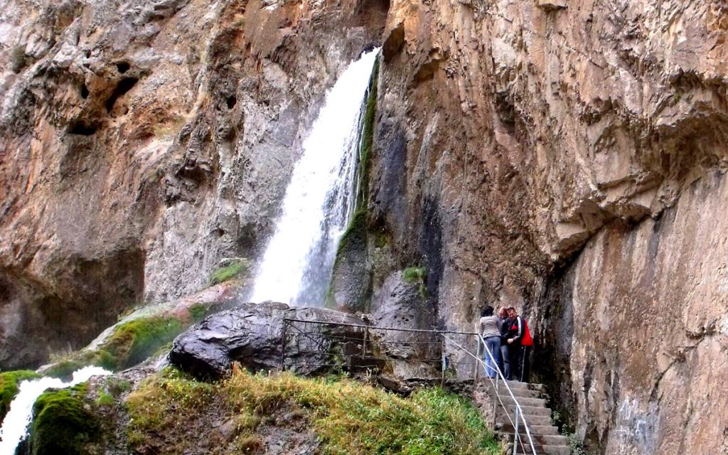 Abshir-Ata Waterfall