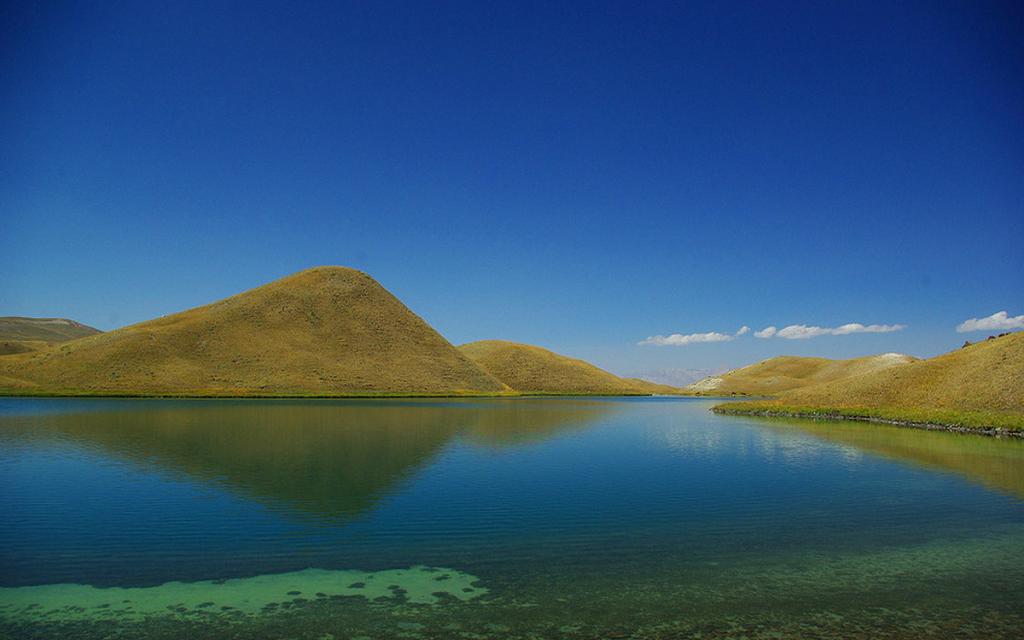 Tulpar-Kol Lake