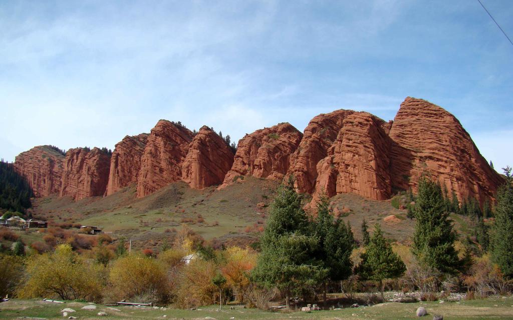 Red rocks at Jeti-Oguz