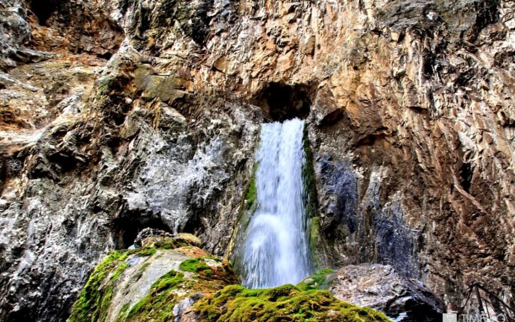 Abshir-Ata Waterfall