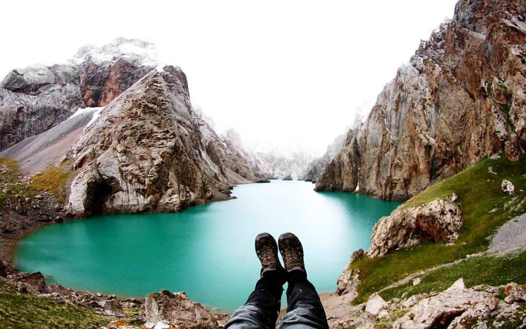 Travel Kel-Suu Lake
