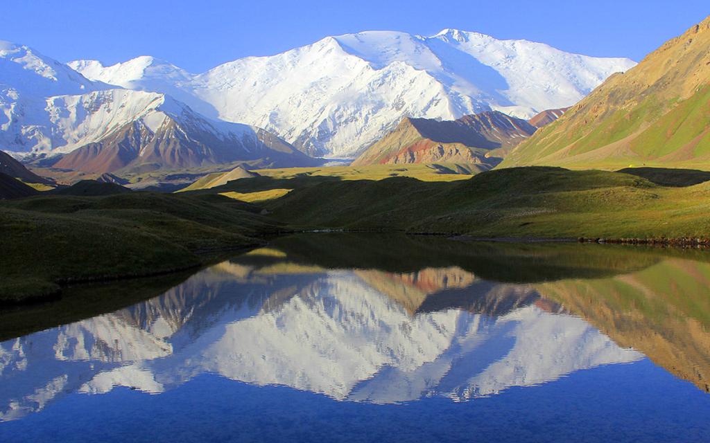 Tulpar-Kol Lake