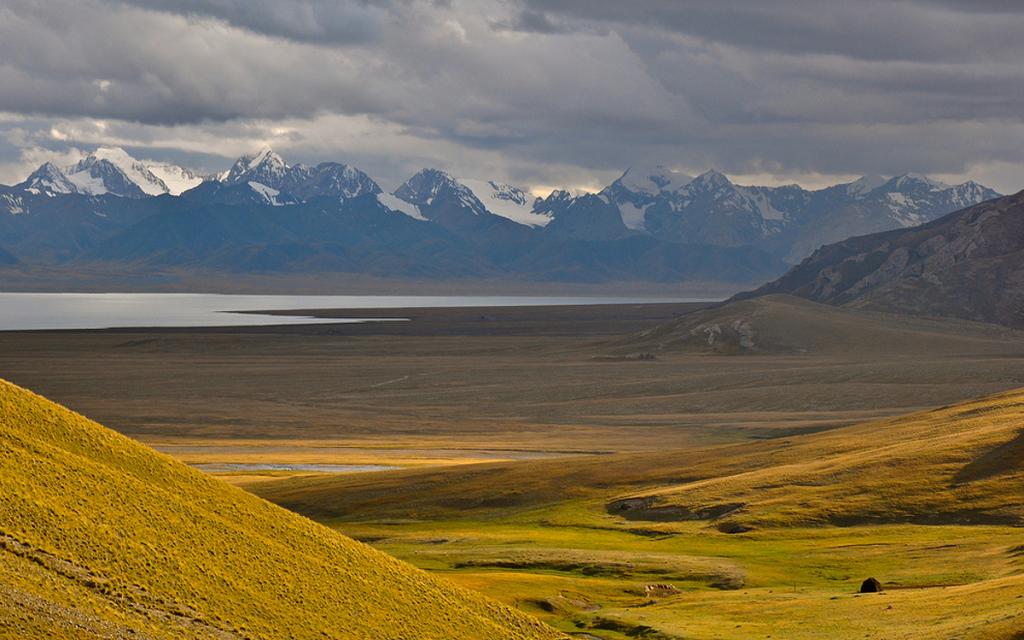Chatyr-Kul Lake