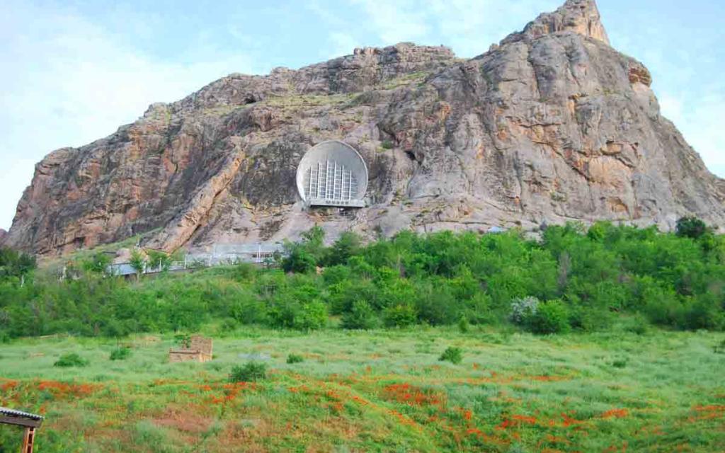 The Sacred Mountain Sulaiman Too